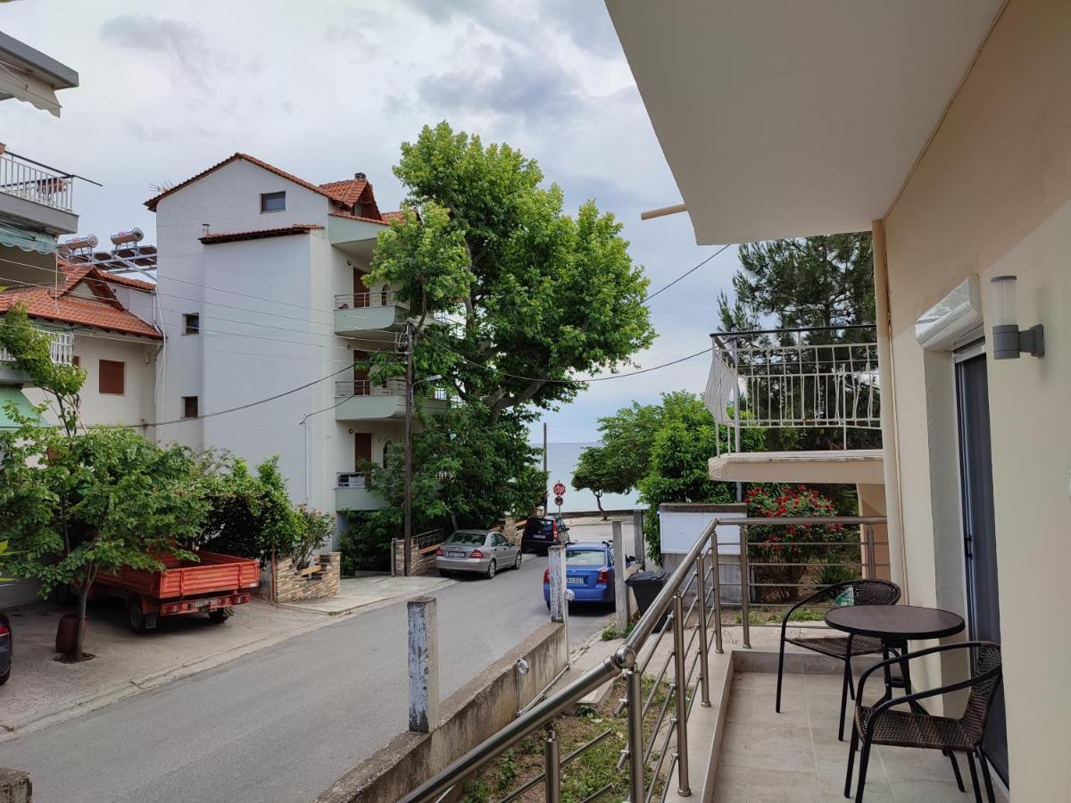 Estrella Rooms Nea Kallikrateia Buitenkant foto